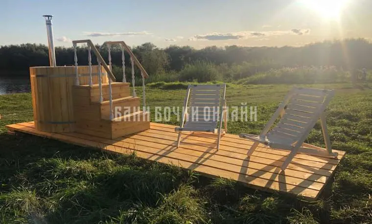 КУПЕЛЬ С БОЛЬШОЙ ЛЕСТНИЦЕЙ, ПЛОЩАДКОЙ И ШЕЗЛОНГАМИ, ЖМИ НА ФОТО, СМОТРИ БОЛЬШЕ